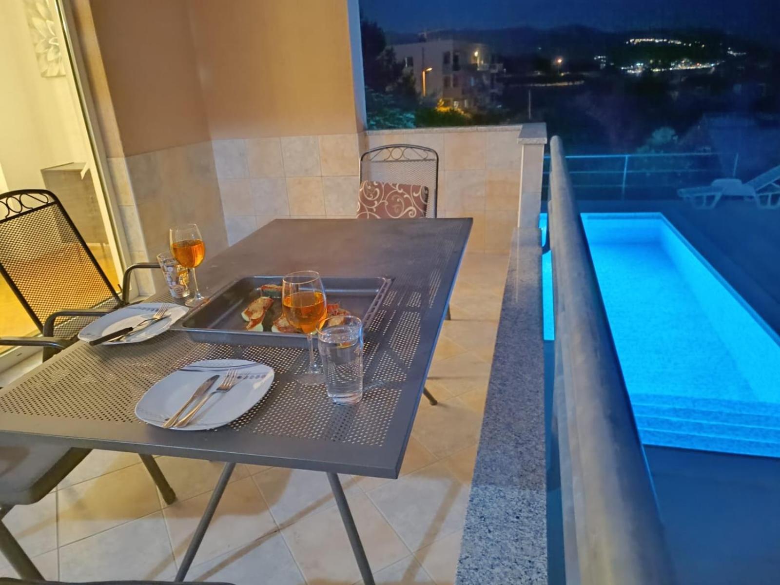Apartment Lo - With Swimming Pool Split Eksteriør bilde