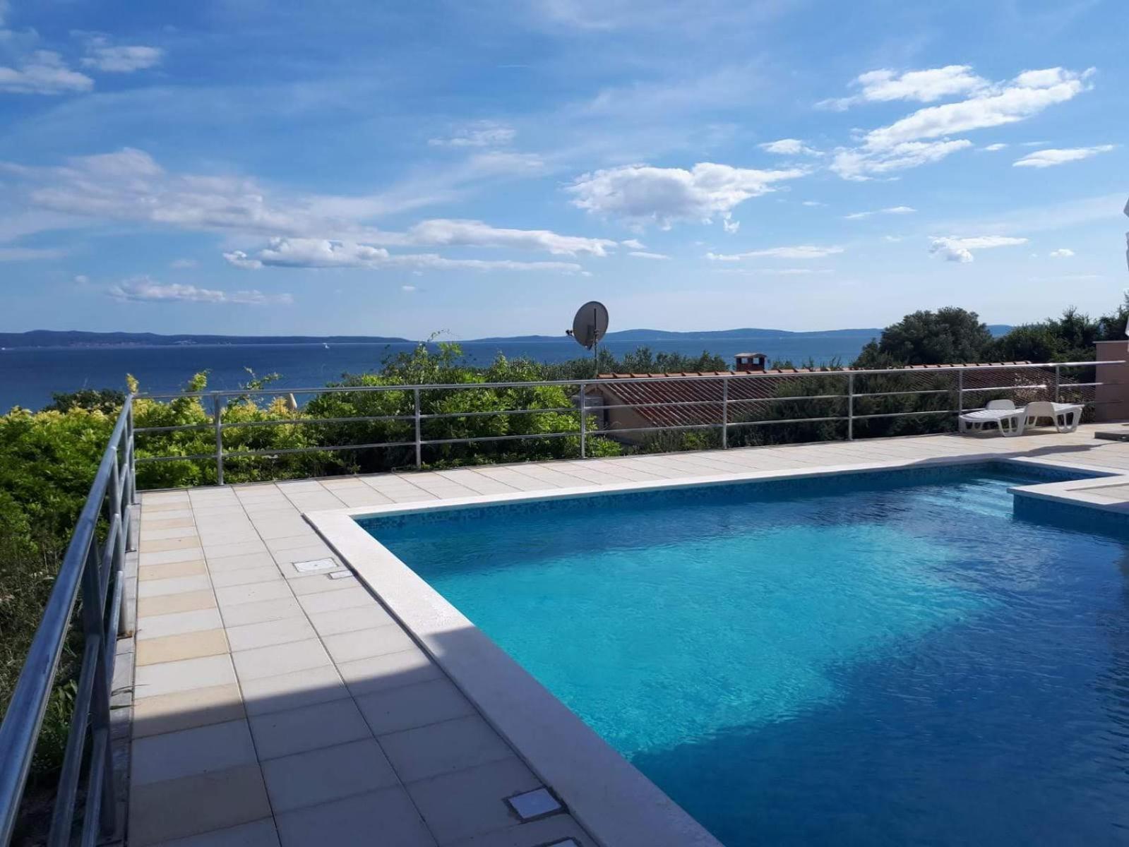 Apartment Lo - With Swimming Pool Split Eksteriør bilde