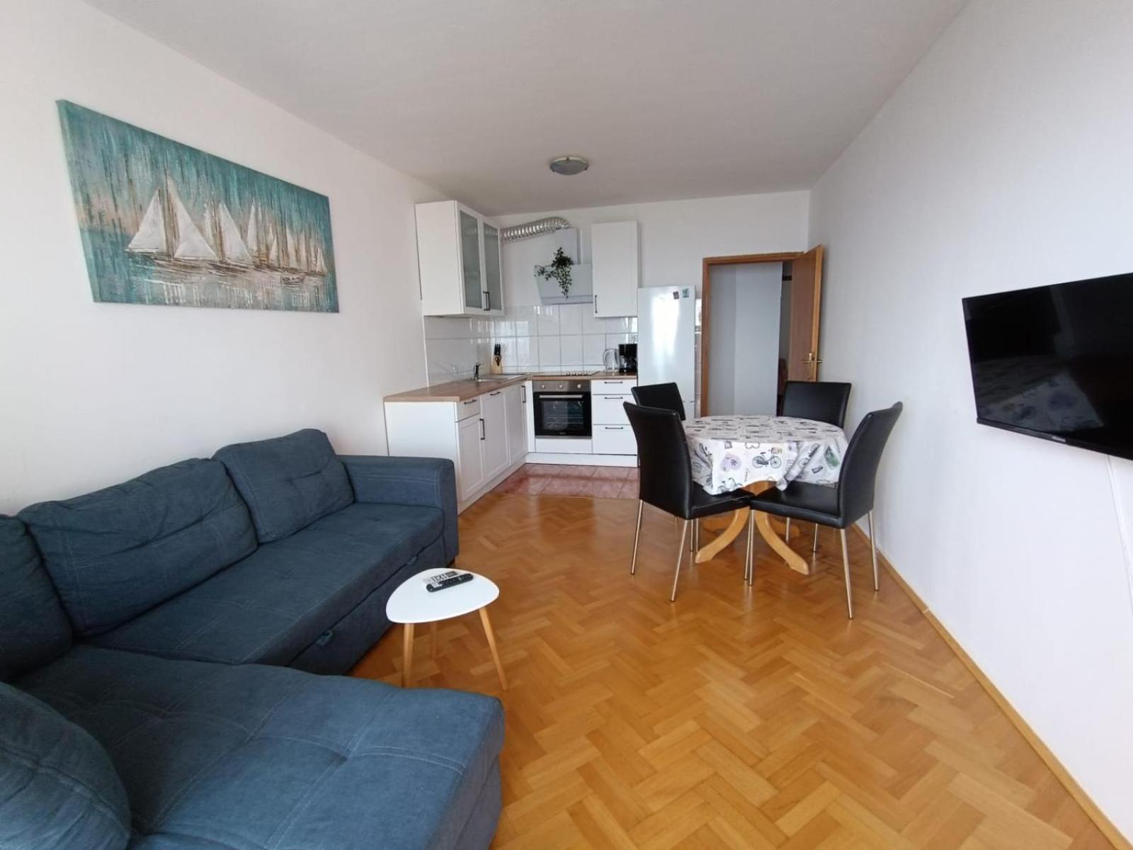 Apartment Lo - With Swimming Pool Split Eksteriør bilde