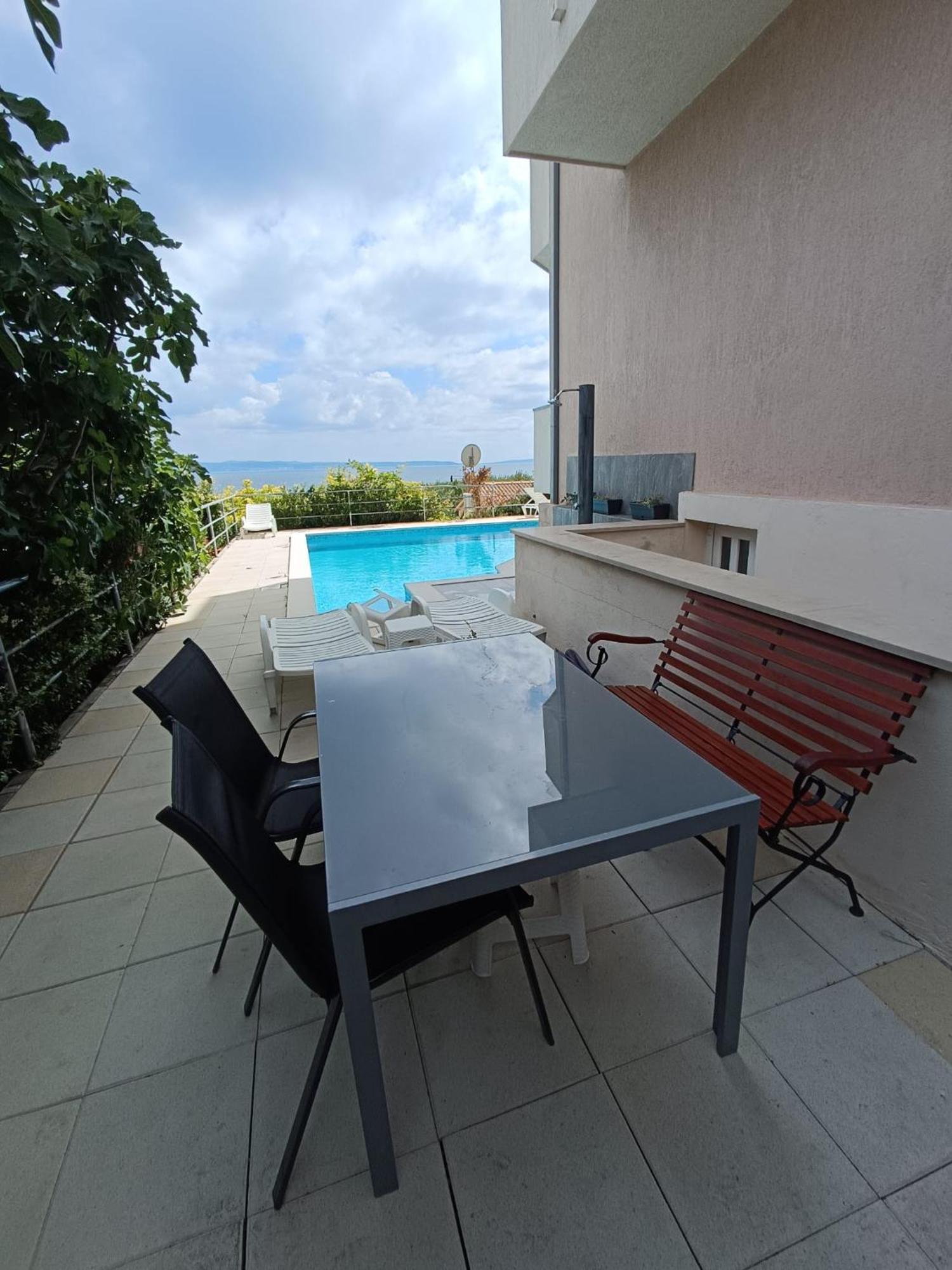 Apartment Lo - With Swimming Pool Split Eksteriør bilde
